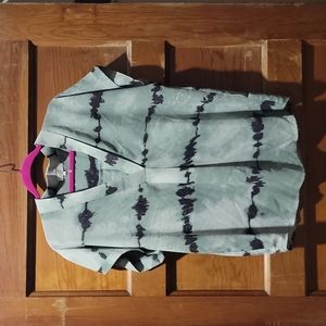 Polyester top size large Sage and charcoal top.